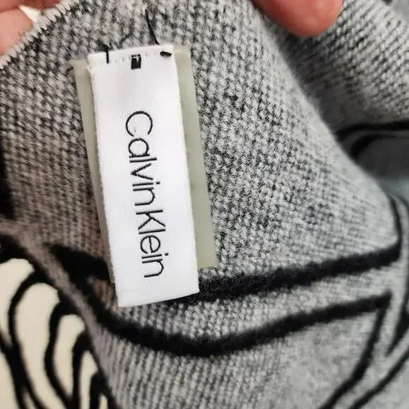 Calvin Klein gray & black CK logo reversable long scarf with fringe detail - Picture 3 of 8